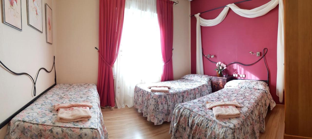 Hostal De La Torre Hostal Economico Вальядолид Экстерьер фото